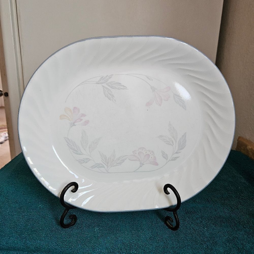 Corelle Impression in pink trio 1 pc oval serving